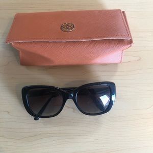 Tori burch sunglassrs